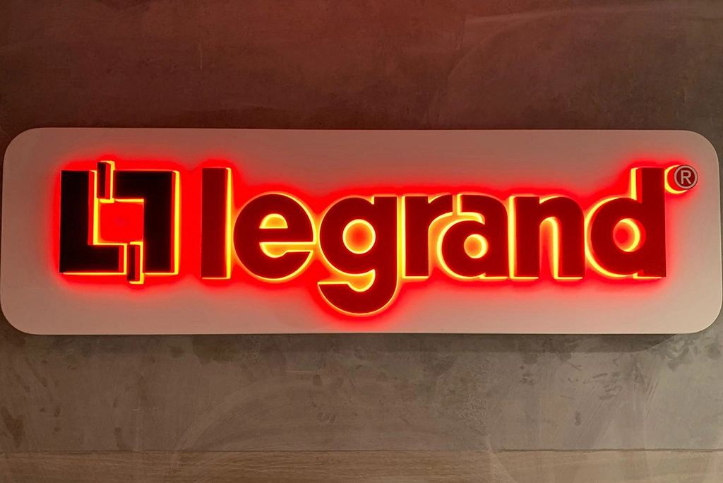 Üçkuyular Tabelacı